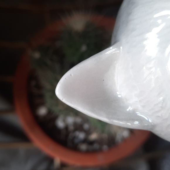 Vintage High Gloss Ceramic Gray and White Cat Figurine with blue & pink ribbon - Picture 9 of 9